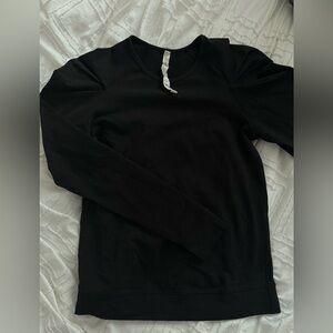 Black lululemon long sleeve shirt